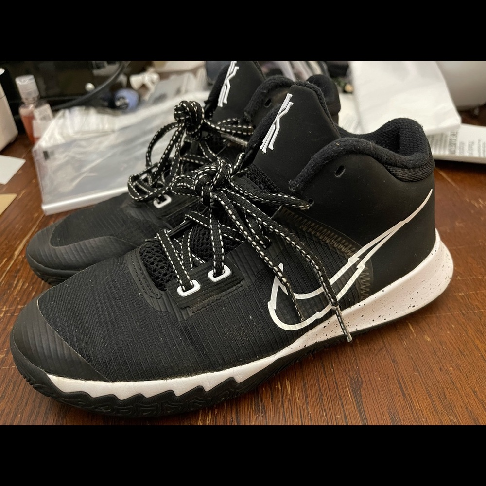 Kyrie Basketball Shoes
